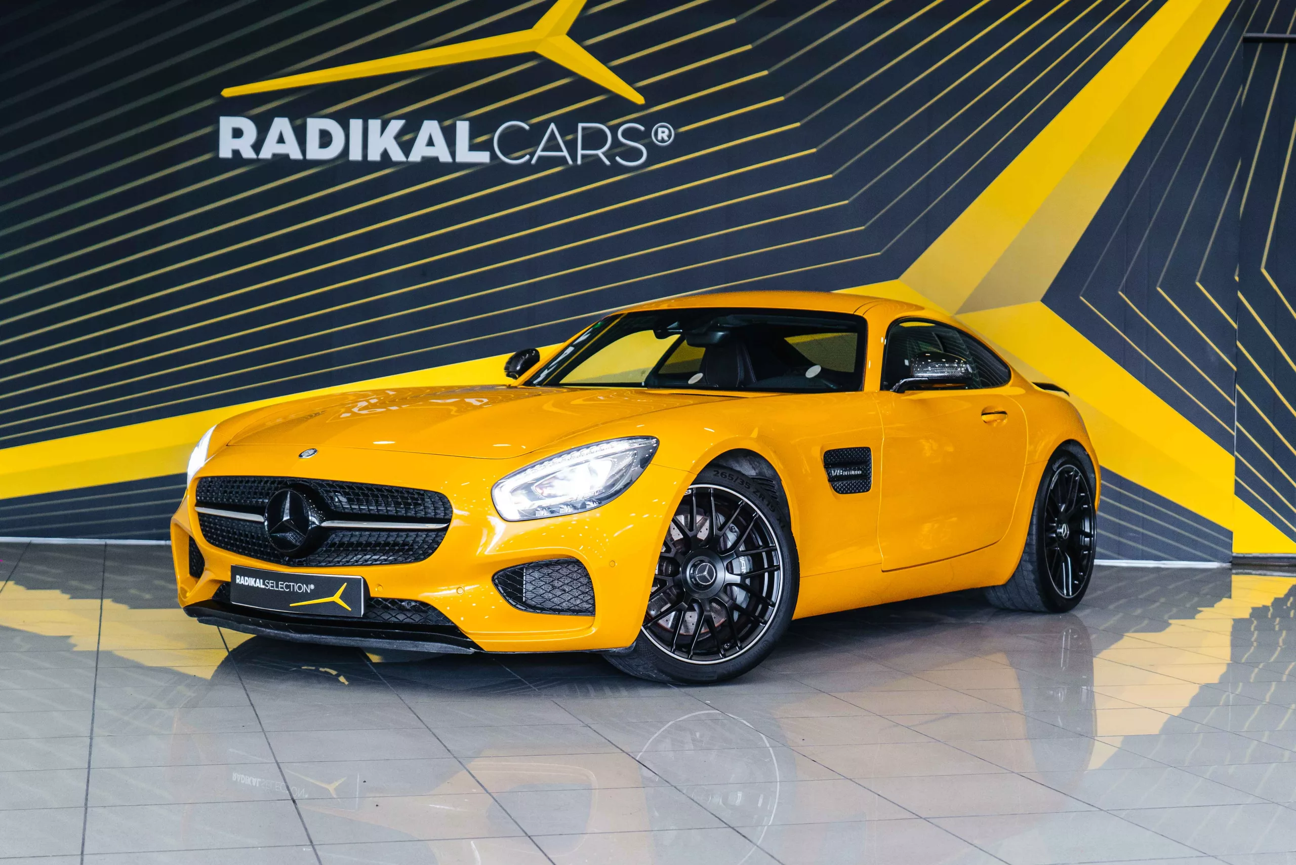 MERCEDES AMG GT